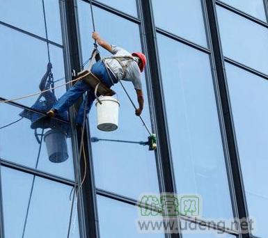 常熟专业高空外墙玻璃清洗52886039